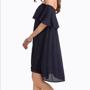 Off the shoulder dress. Size medium-navy color